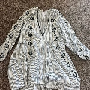 Free People size small medium long sleeve elasticized Top